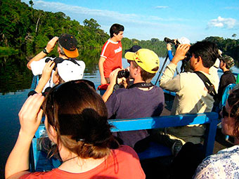 amazon river boat cruise