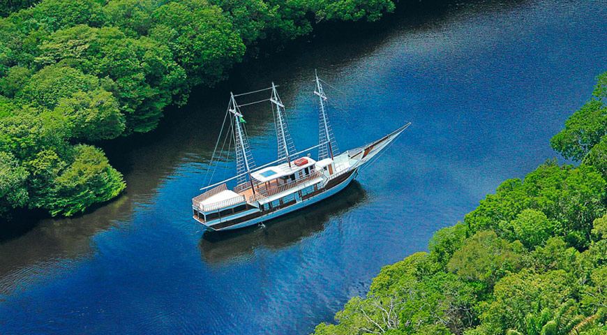 amazon river boat cruise