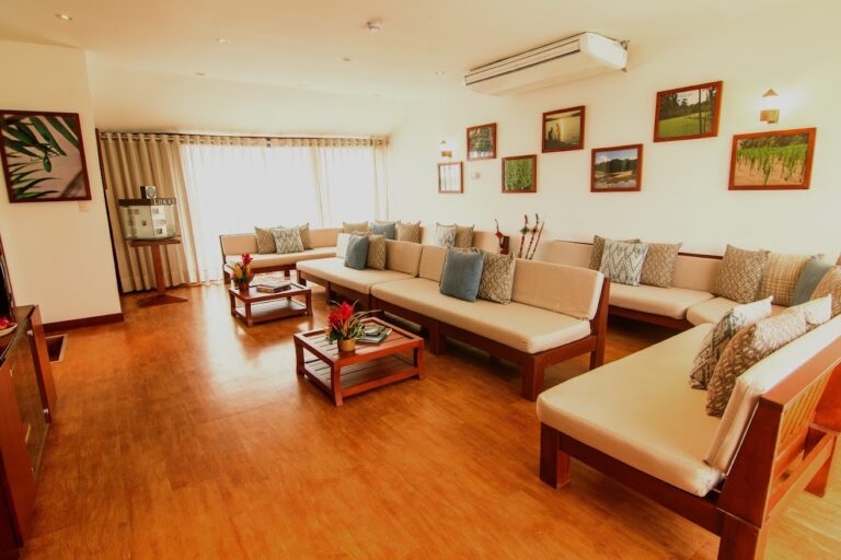 Indoor lounge | Amatista Expedition Cruise
