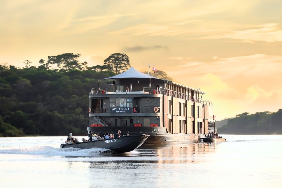 The Aqua Nera | Cruise | Amazon